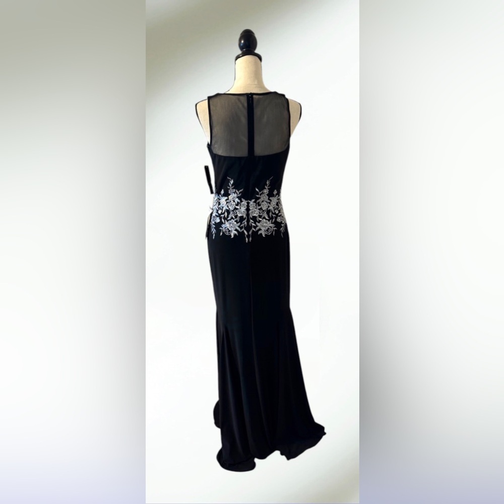 BETSY & ADAM Black Stretch Zippered Embroidered V Neck  Evening  Dress Size 6 - Picture 4 of 16